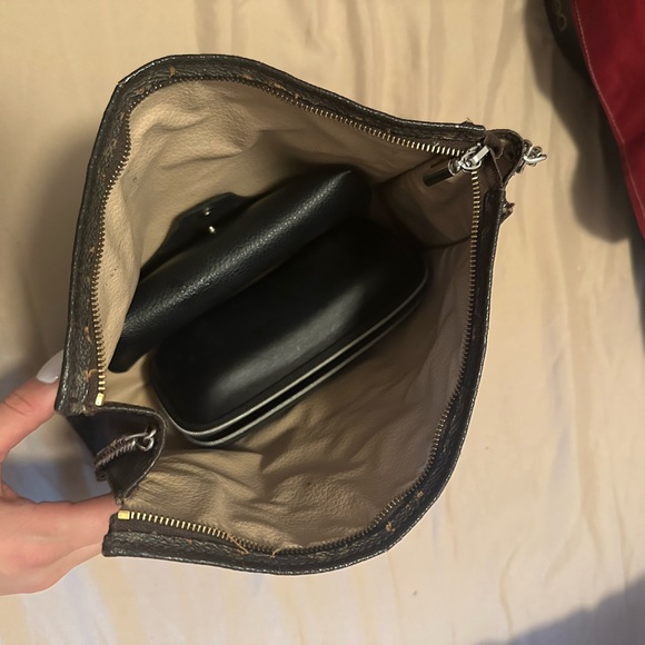 Toiletry Pouch Bag Louis Vuitton - Picture 2 of 5